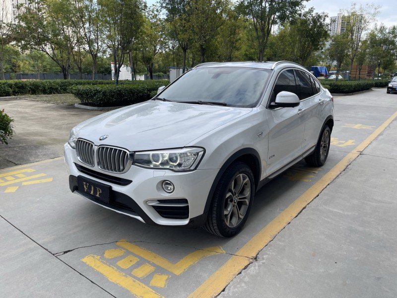 济宁18年宝马X42