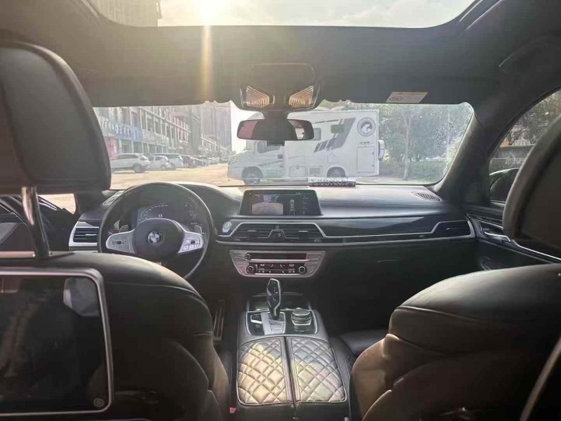 淄博21年宝马7系4