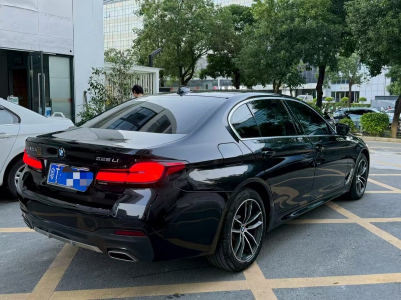 深圳22年宝马5系7