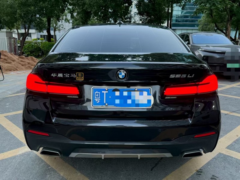 深圳22年宝马5系8