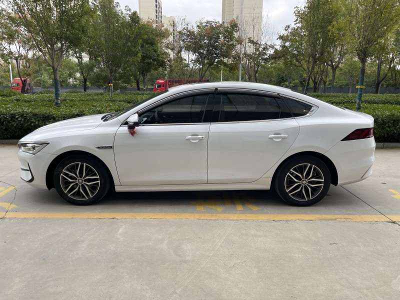 济宁23年比亚迪秦8