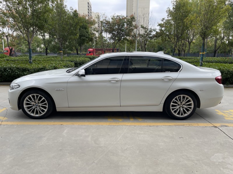济宁15年宝马5系8