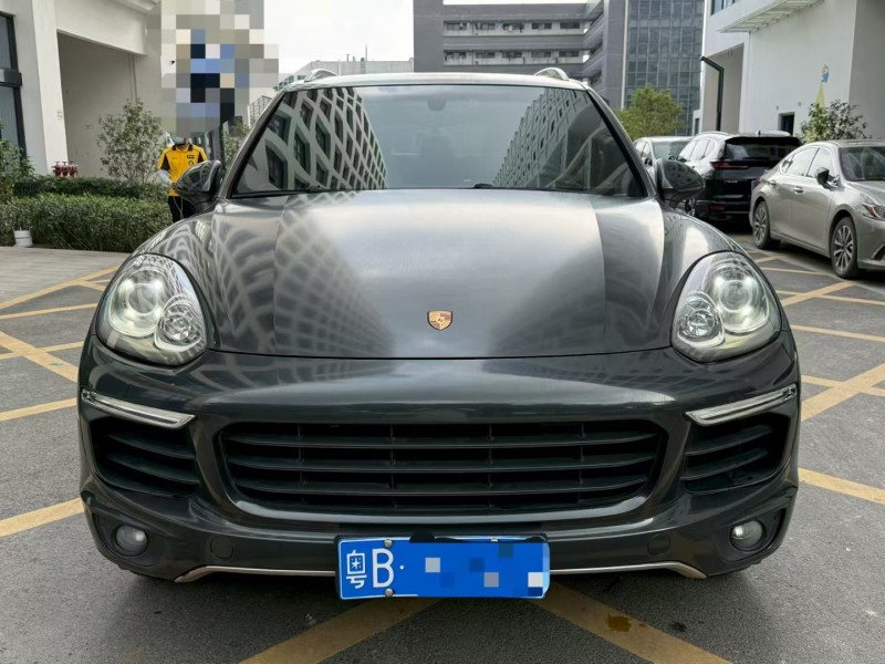 深圳17年保时捷卡宴1