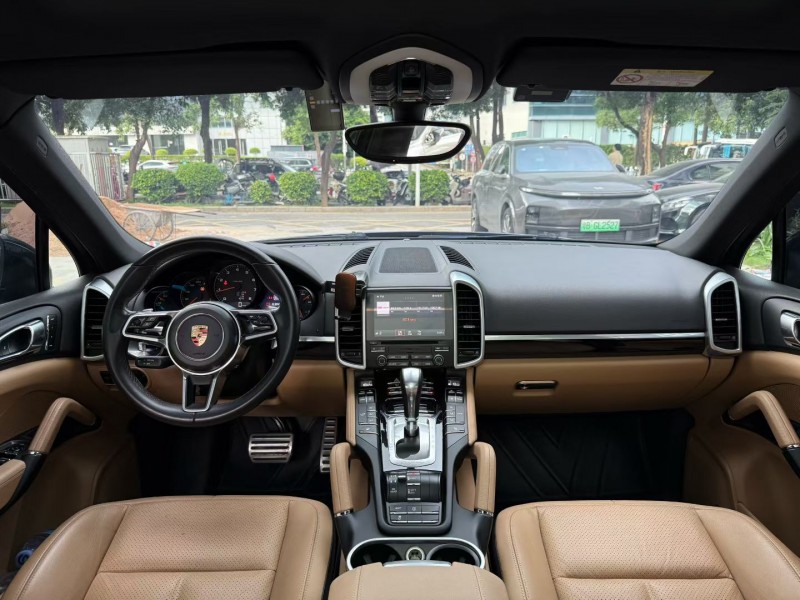 深圳17年保时捷卡宴3