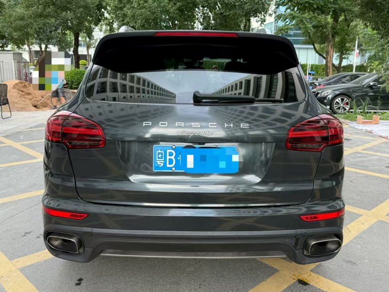 深圳17年保时捷卡宴8