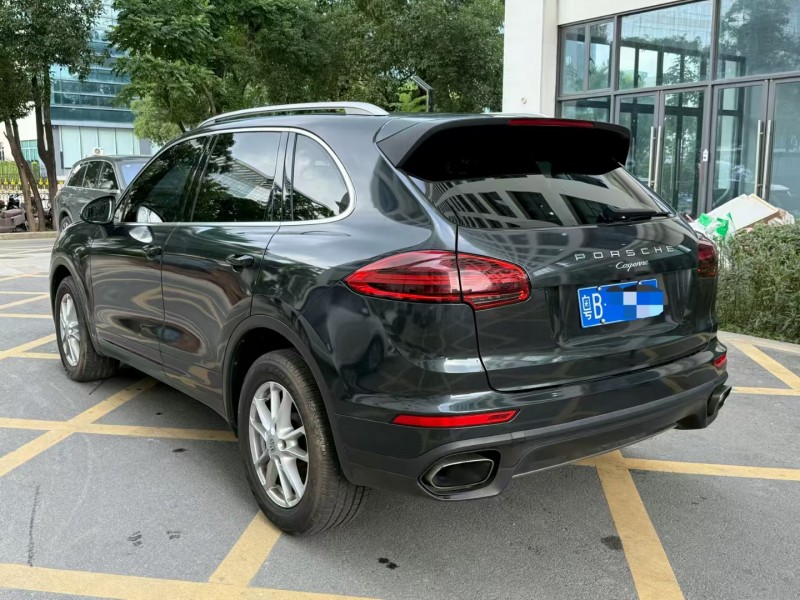 深圳17年保时捷卡宴9