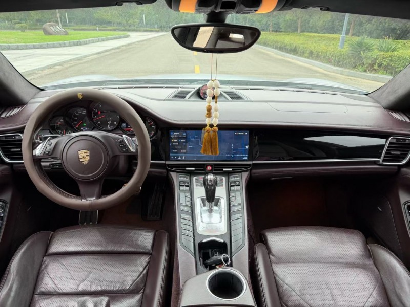 盐城14年保时捷帕拉梅拉6