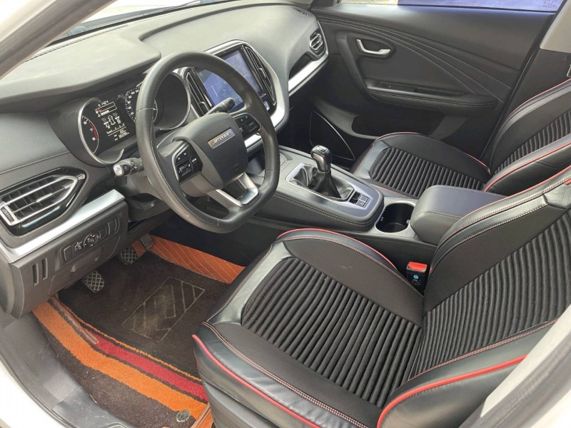 济宁23年奇瑞捷途5