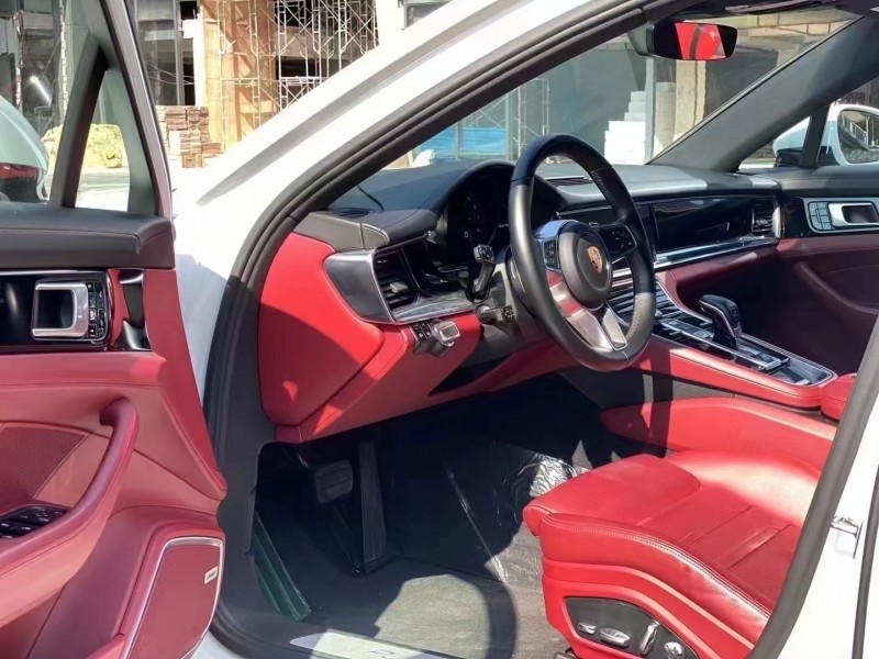 广州19年保时捷帕拉梅拉4