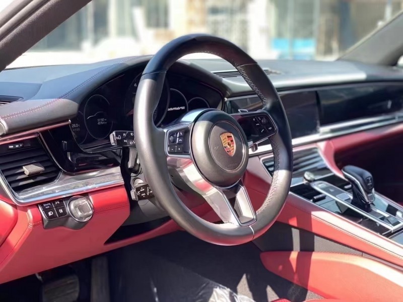 广州19年保时捷帕拉梅拉5