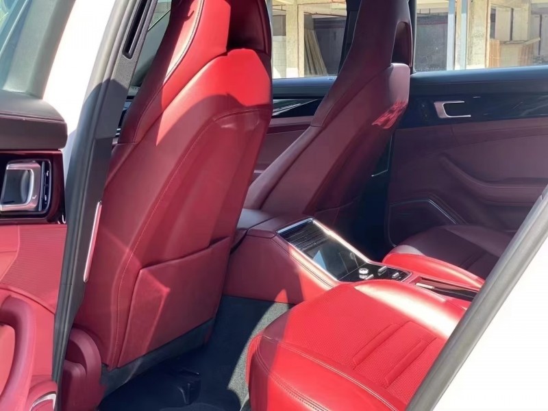 广州19年保时捷帕拉梅拉7