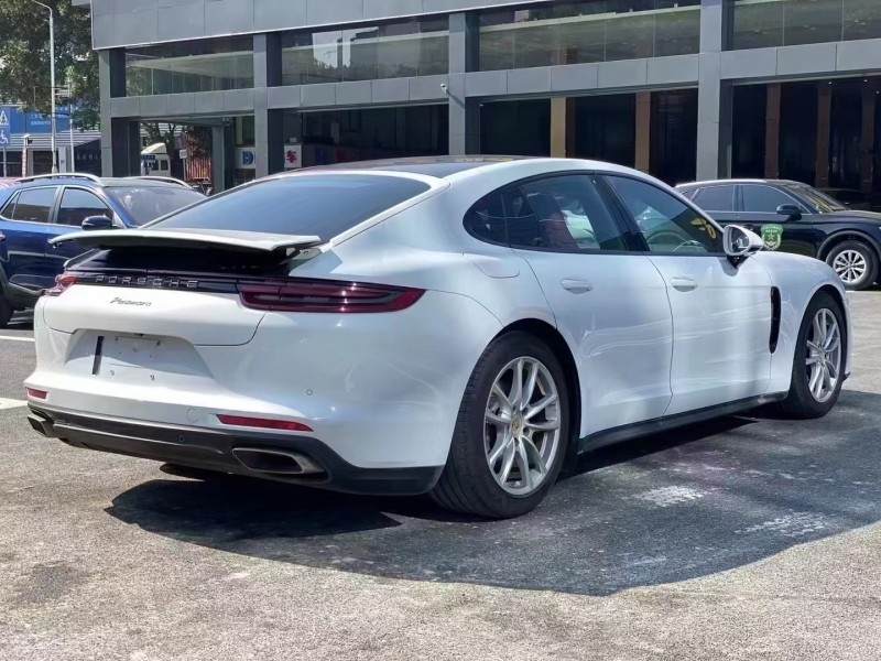 广州19年保时捷帕拉梅拉8