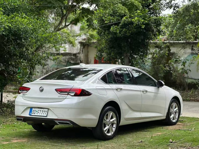 湛江22年别克君威8