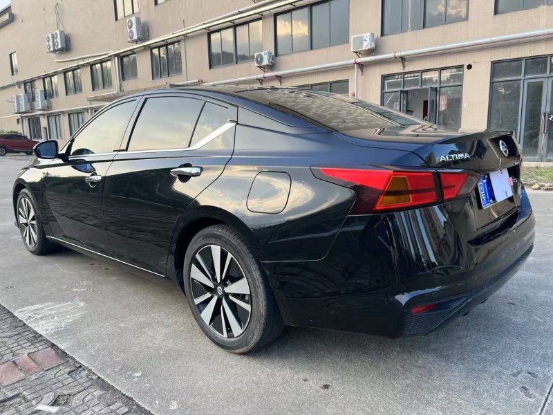 江门22年日产天籁7