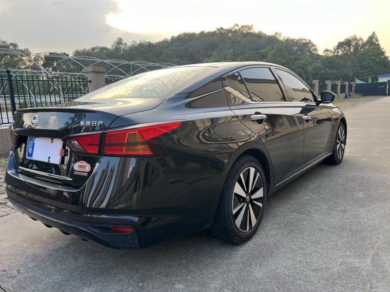 江门22年日产天籁8