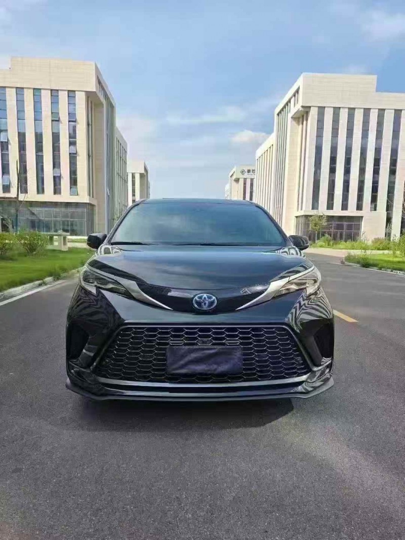 青岛23年丰田格瑞维亚1