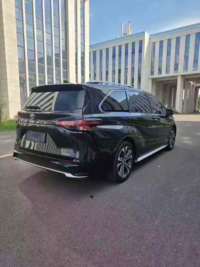 青岛23年丰田格瑞维亚8