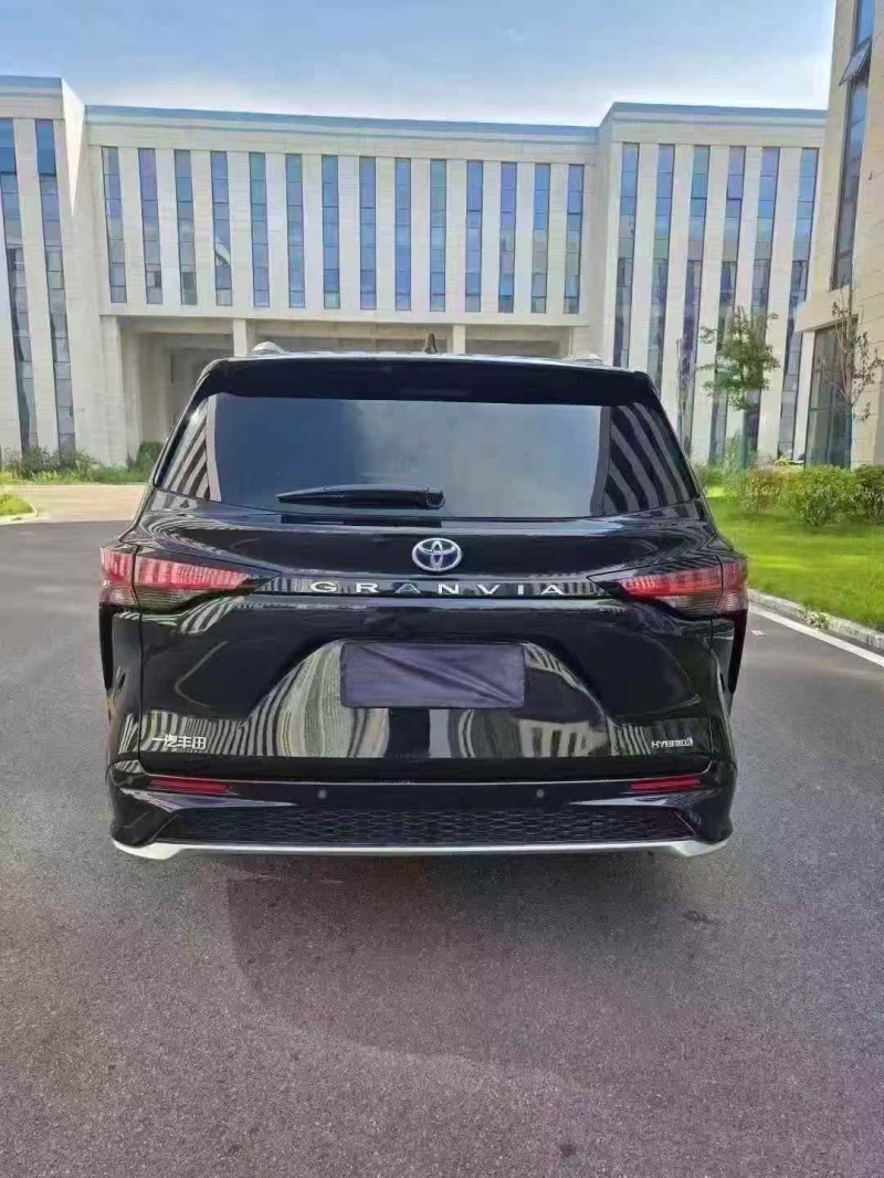 青岛23年丰田格瑞维亚9