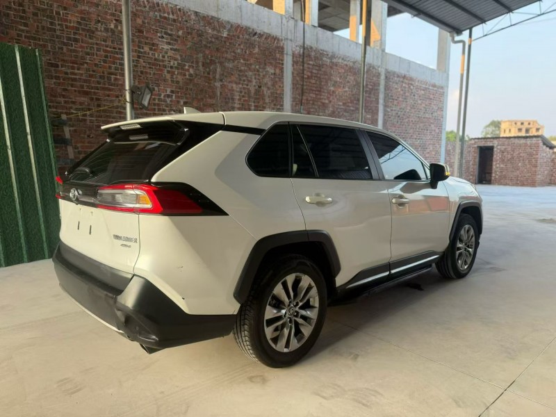 深圳22年丰田威兰达4