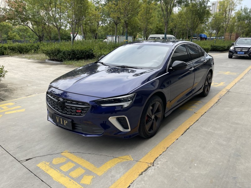 济宁21年别克君威2