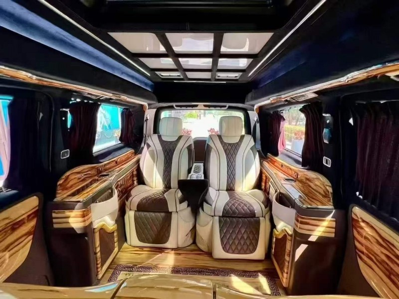 广州18年奔驰威霆6