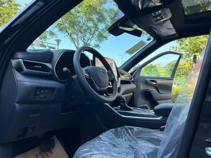 广州25年丰田皇冠4