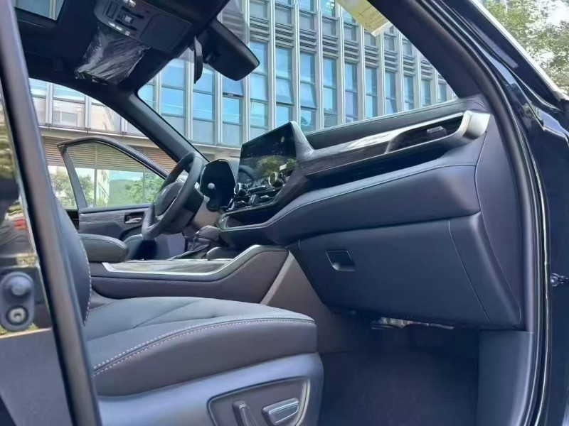 广州25年丰田皇冠6