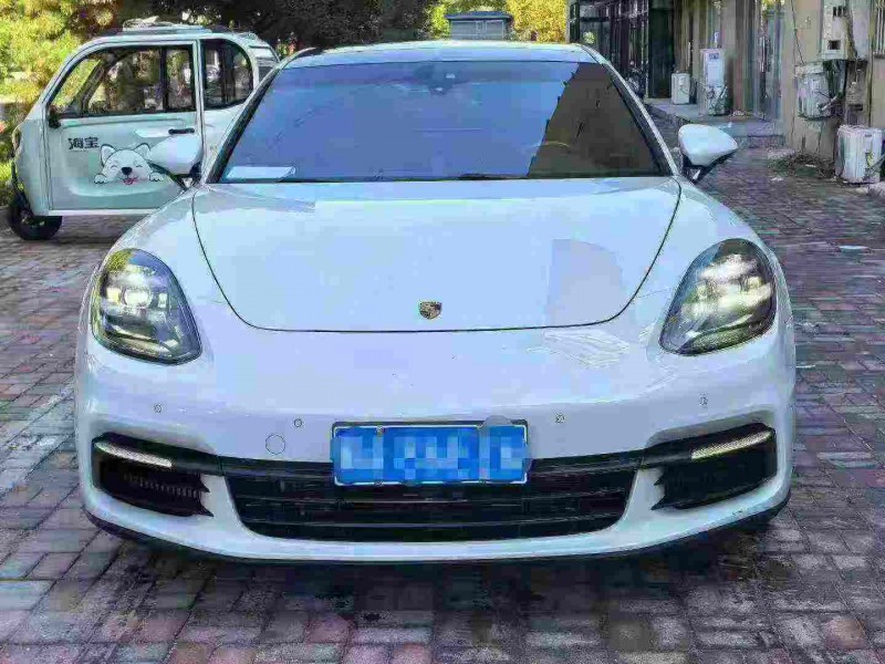 石家庄19年保时捷帕拉梅拉1