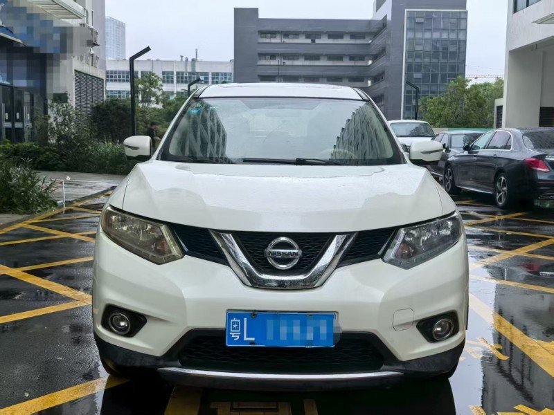 深圳15年日产奇骏1