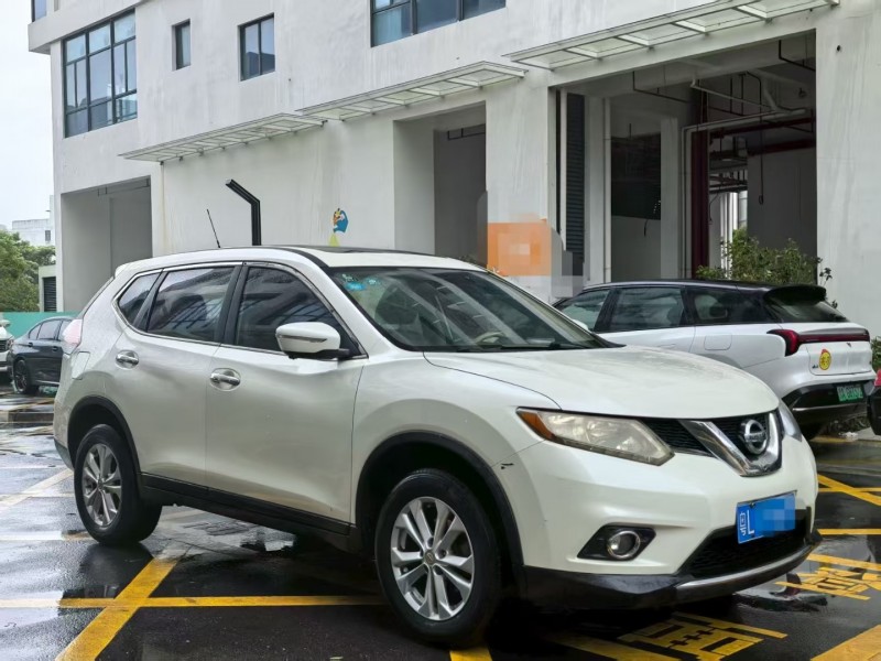 深圳15年日产奇骏3