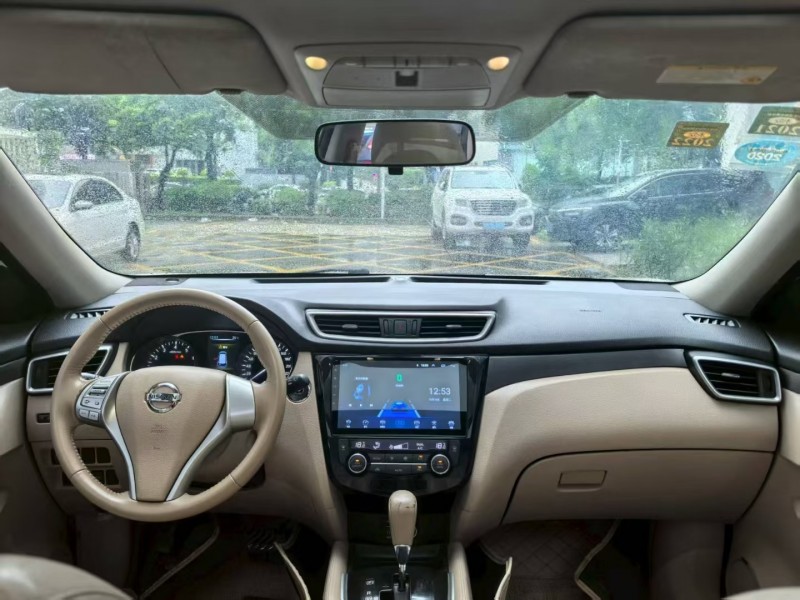 深圳15年日产奇骏4