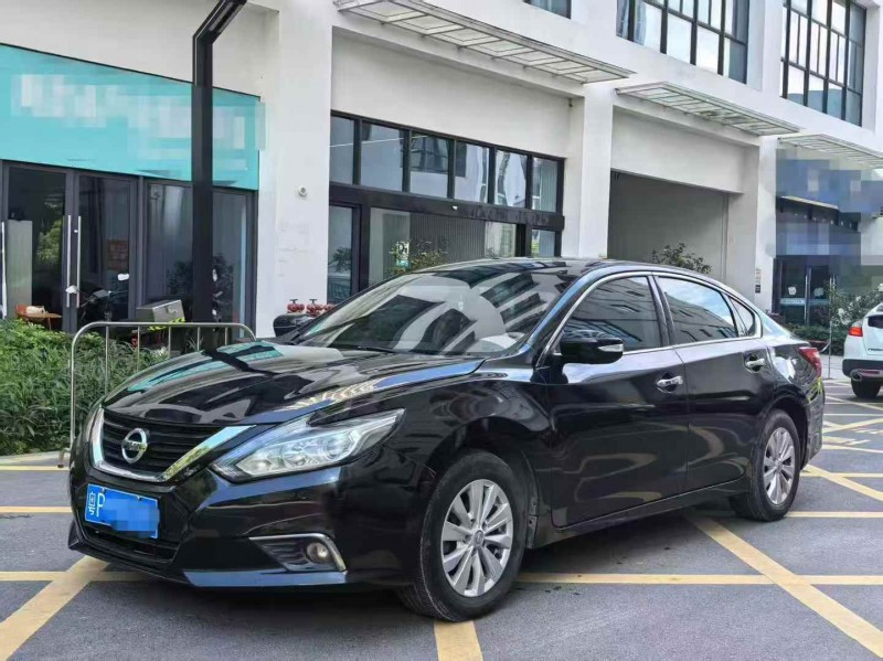 深圳17年日产天籁3