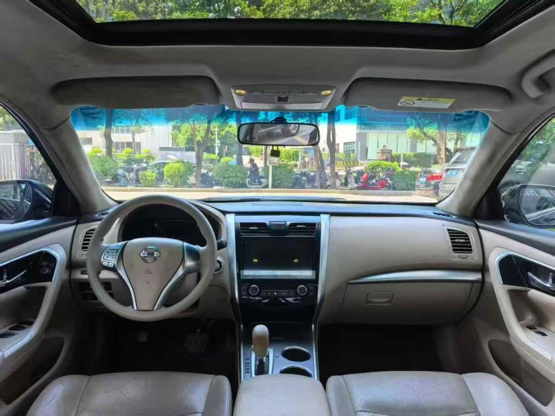 深圳17年日产天籁4