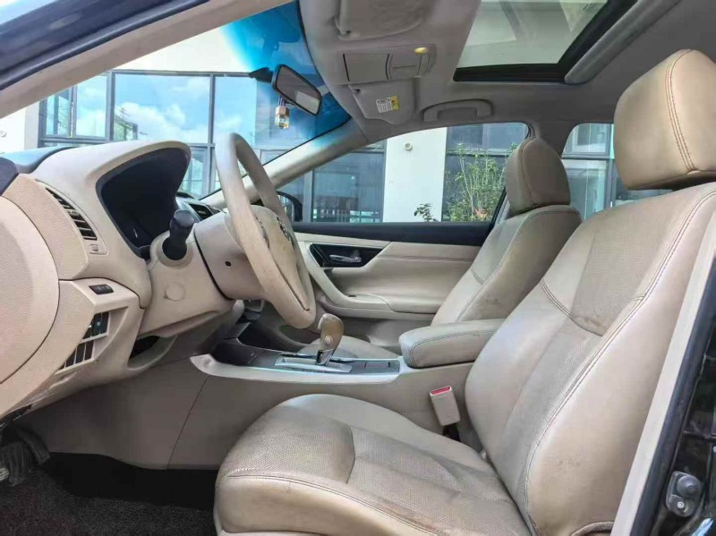 深圳17年日产天籁6