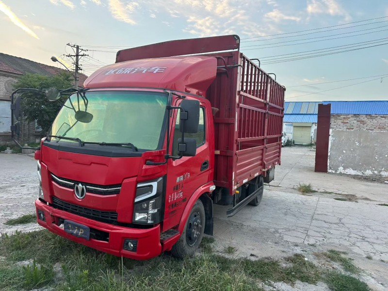 郑州22年飞碟箱货货车3