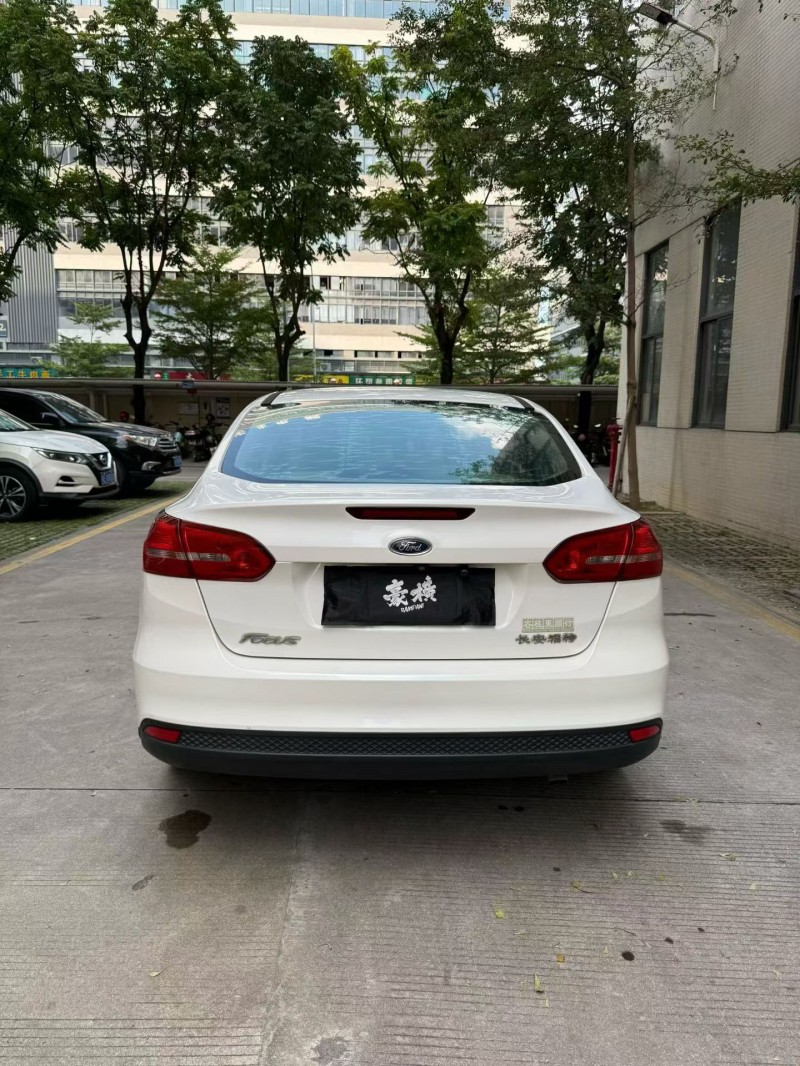 佛山17年福特福克斯5