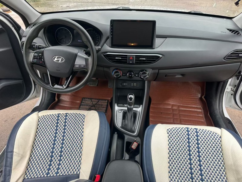 郑州19年现代悦动8