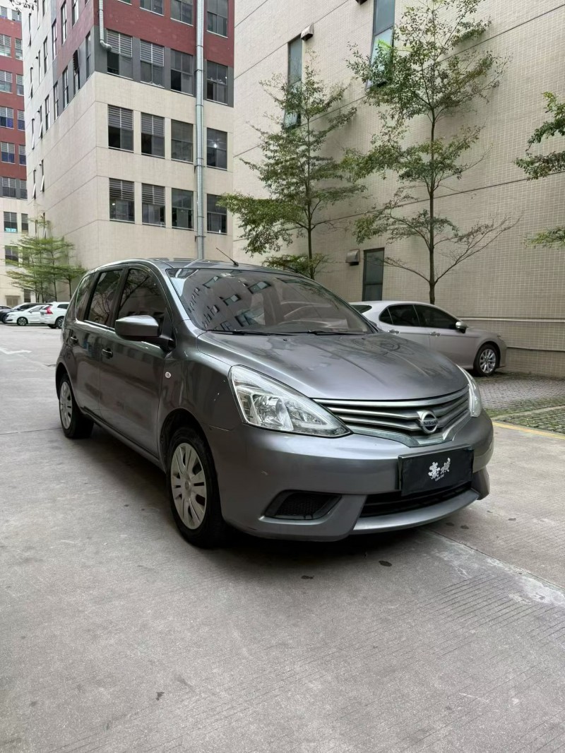 佛山17年日产骊威2