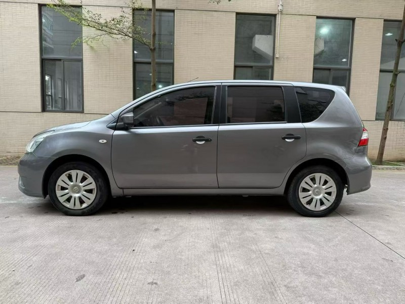 佛山17年日产骊威4