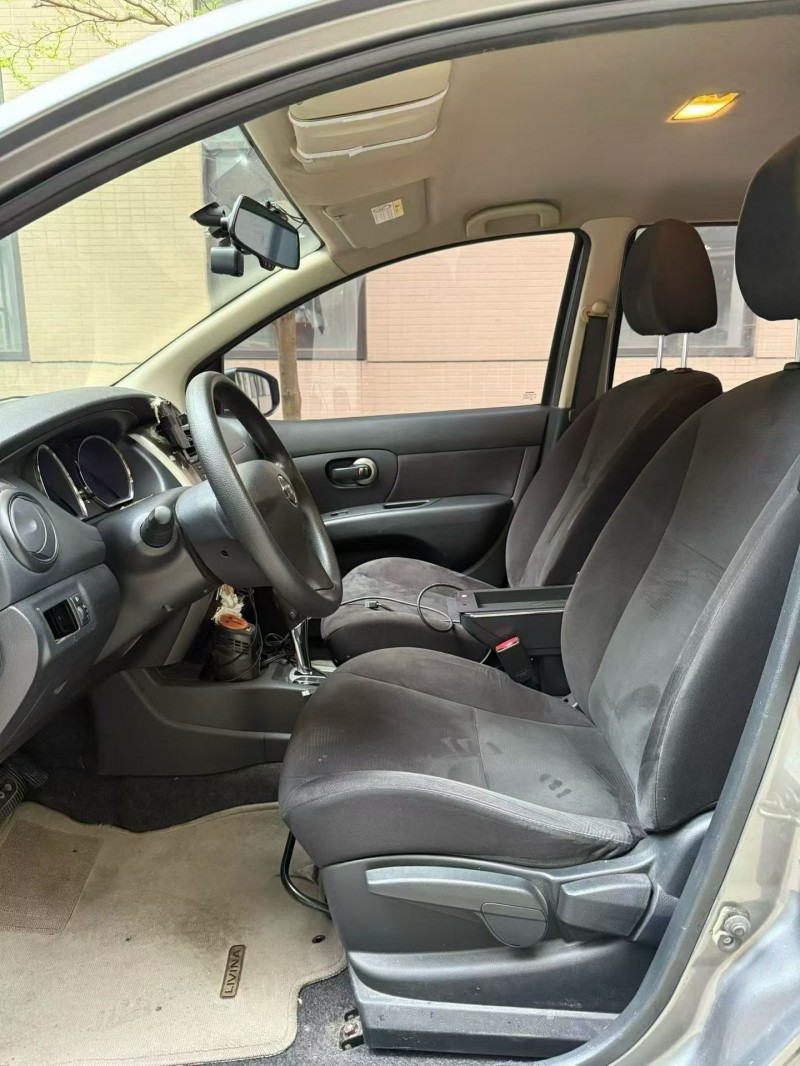 佛山17年日产骊威6