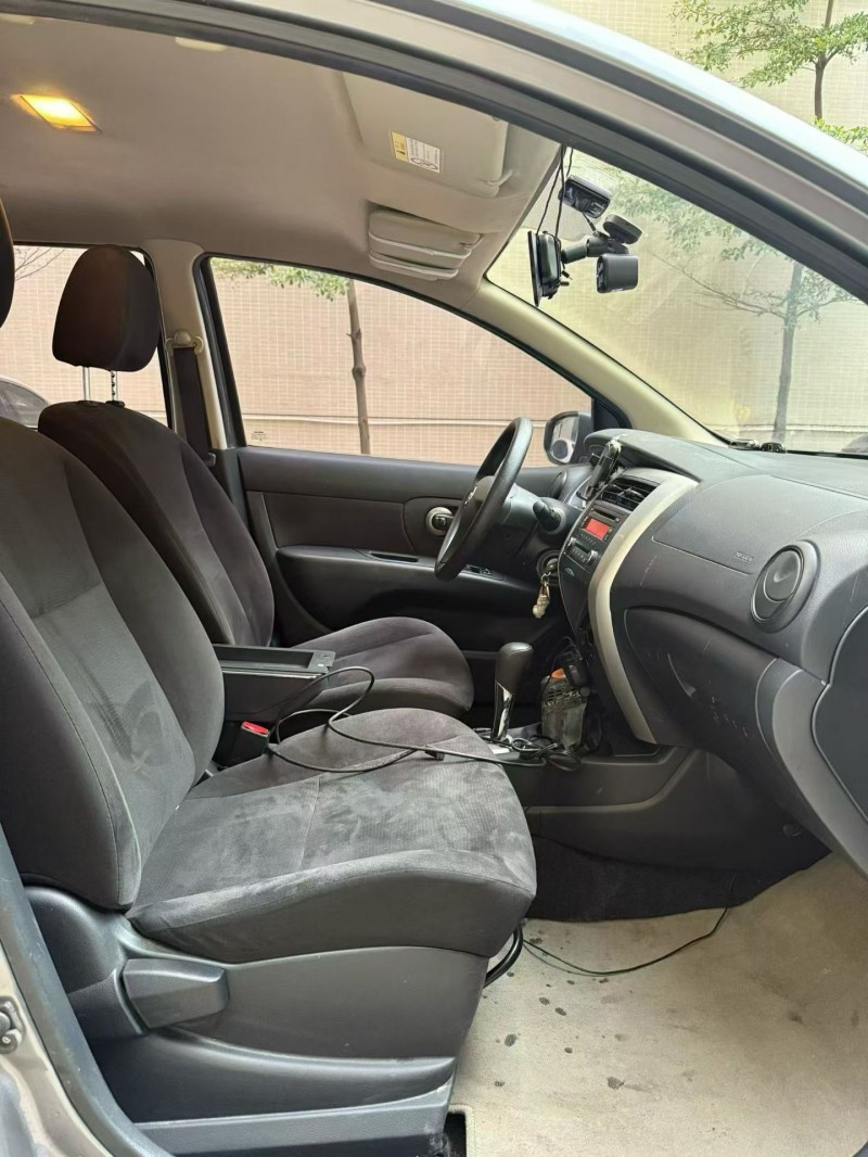 佛山17年日产骊威9