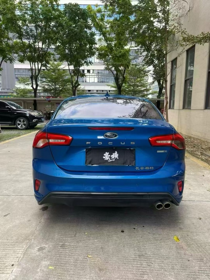 佛山20年福特福克斯5