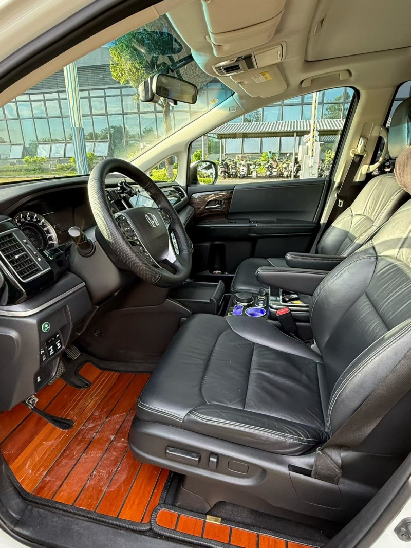 东莞16年本田艾力绅6