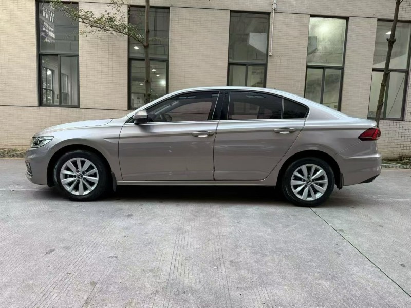 佛山22年大众宝来4