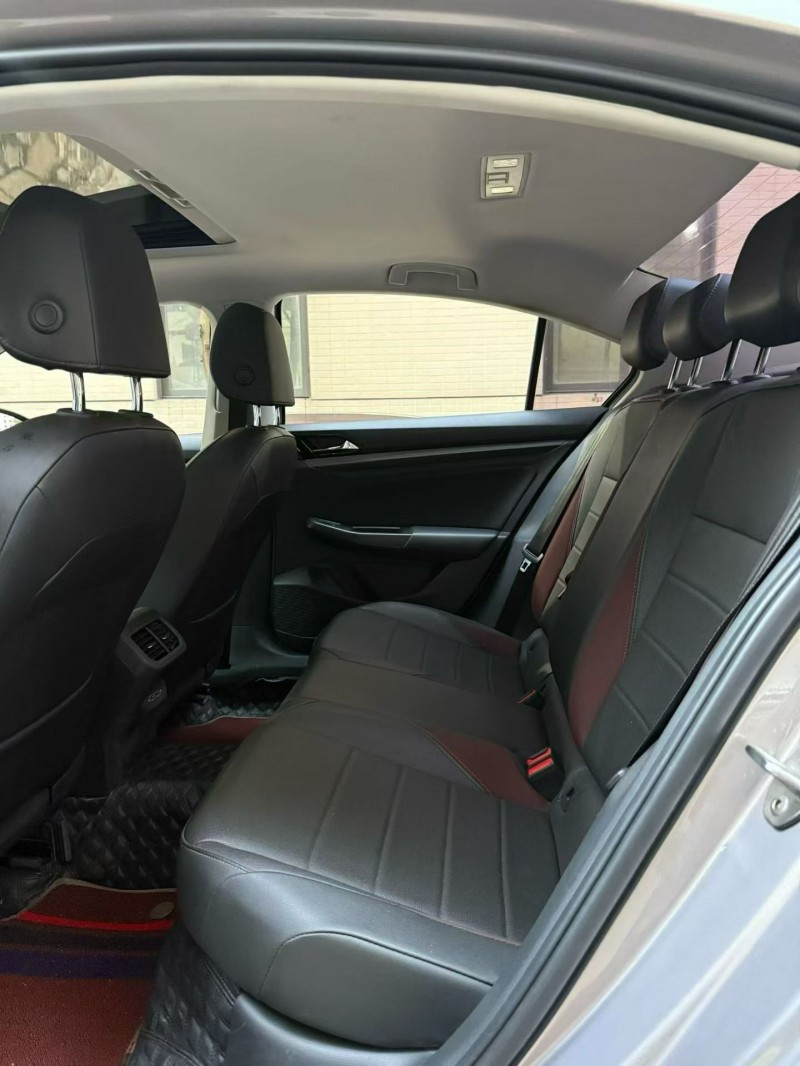 佛山22年大众宝来8