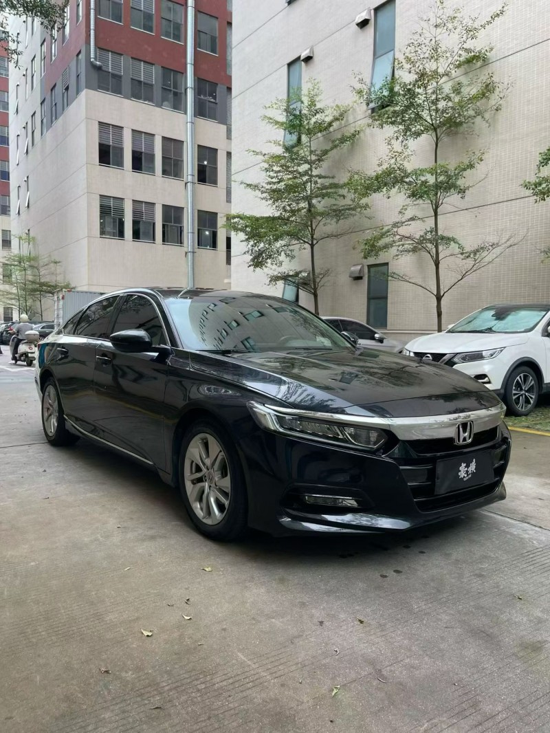 佛山19年本田雅阁2