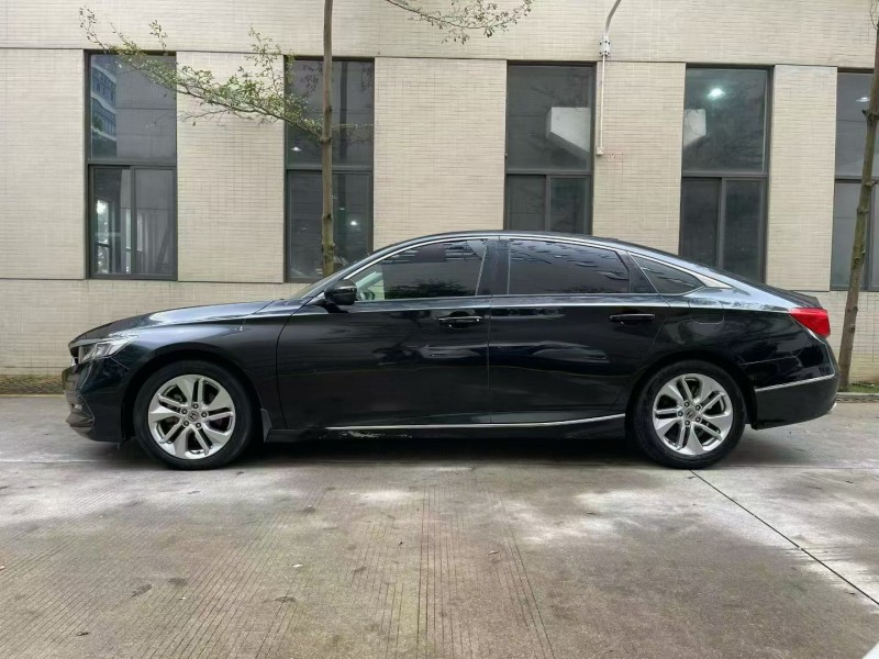 佛山19年本田雅阁5