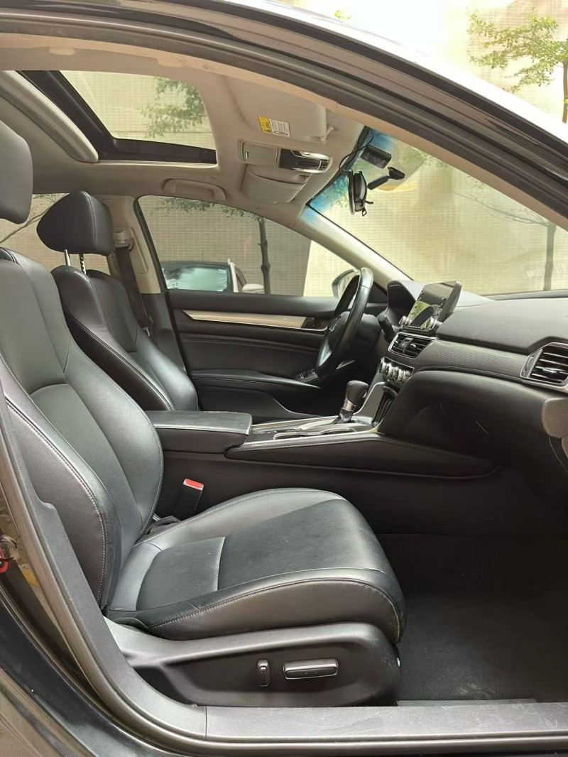 佛山19年本田雅阁7