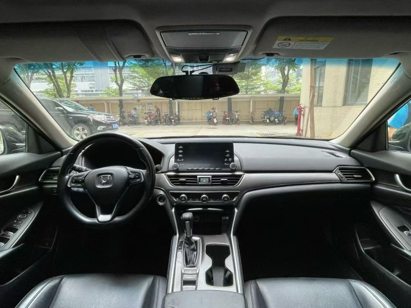 佛山19年本田雅阁8