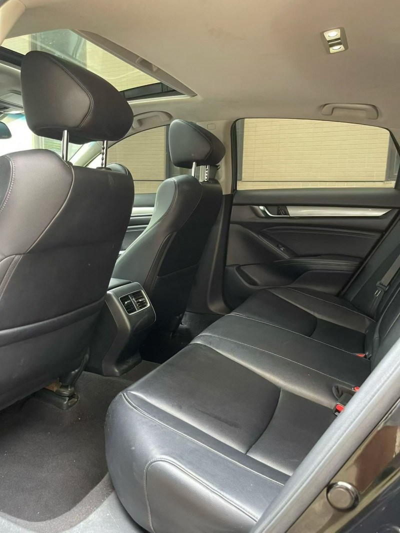 佛山19年本田雅阁9